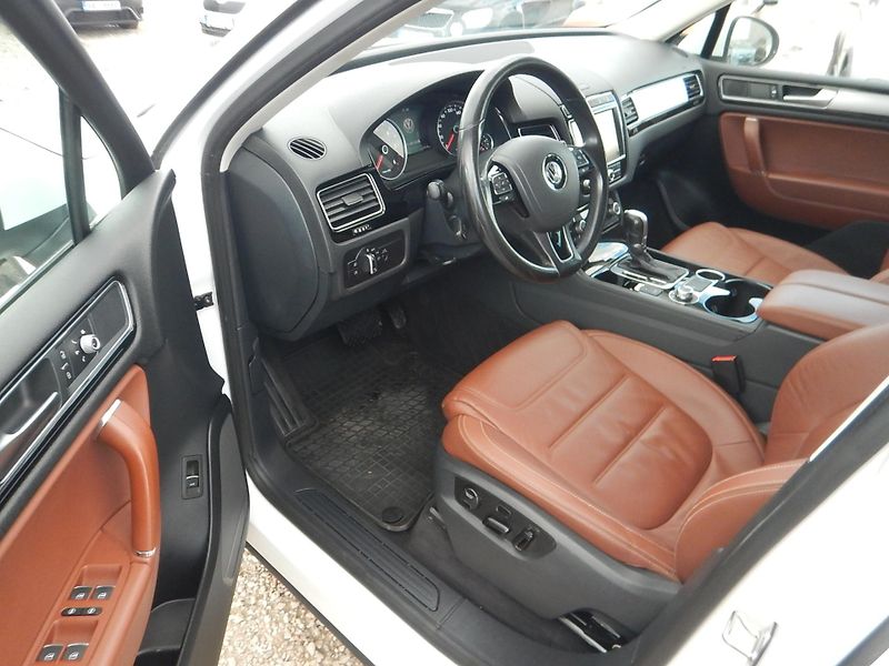 Volkswagen Touareg 3.0 TDI V6, 4x4, DSG - fotka 9 z 31