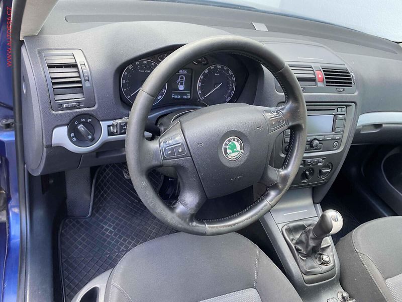 Škoda Octavia (2007) 1.9TDi, AC, výhřev sed - fotka 12 z 17