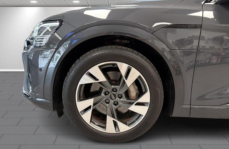 Audi Q8 e-tron 50 Q Vzduch. odpružení Kam Taž - fotka 9 z 25