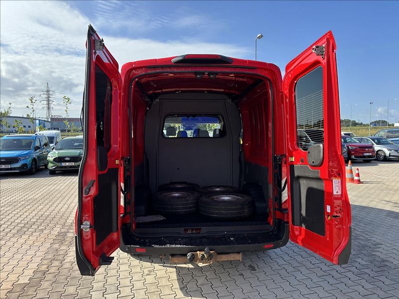 Ford Transit 2,0 Mhev 96kW L3 Kombi Van - fotka 9 z 37