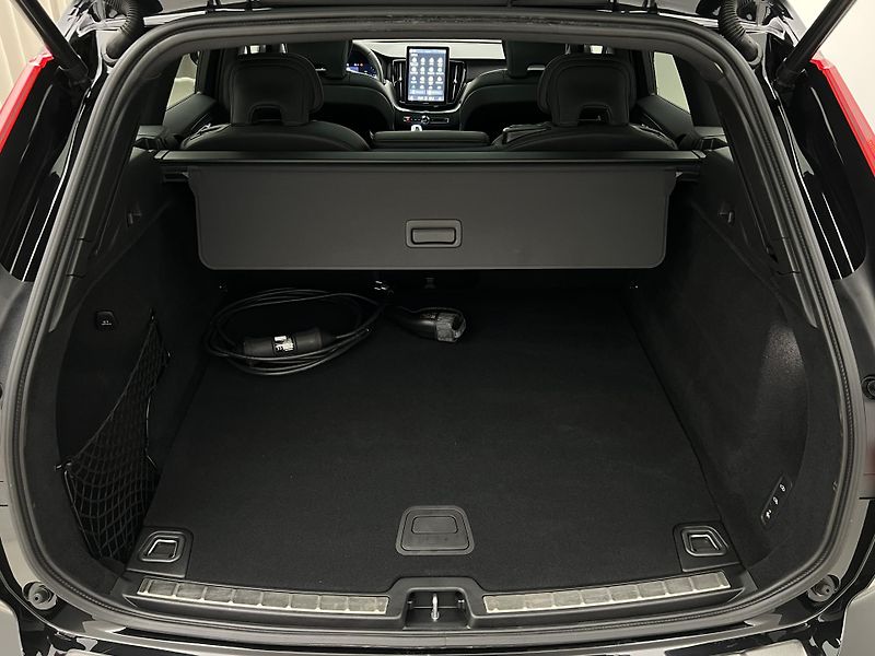 Volvo XC60 T8 AWD ULTRA BLACK RECHARGE CZ - fotka 5 z 50