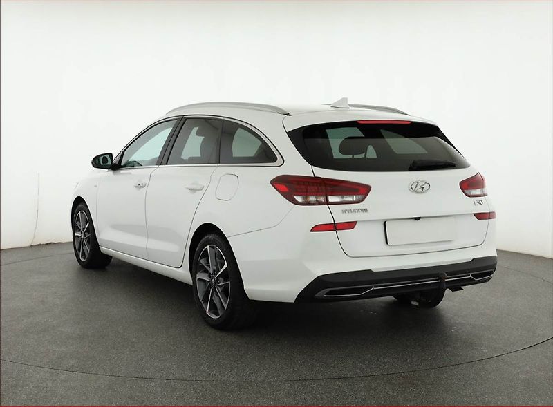 Hyundai i30 (2022) Style 1.5 T-GDI MHEV, Automat - fotka 4 z 17