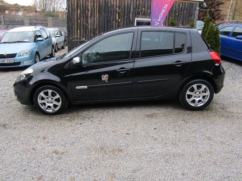 Renault Clio (2013) 1.2i 55kW  ZIMNÍ PNEU - fotka 3 z 34