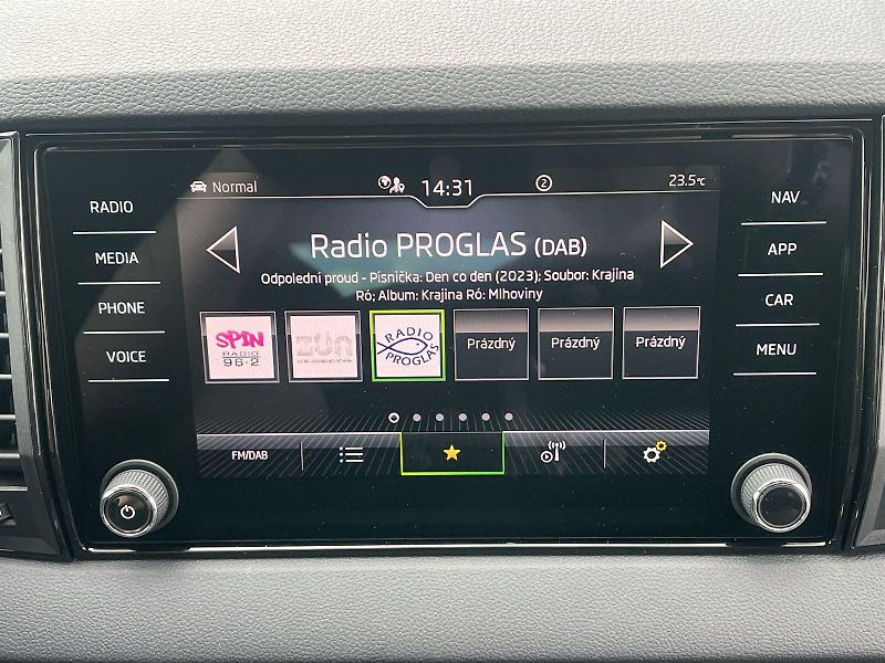 Škoda Karoq (2026) 1,5 TSI 110 KW DSG Sportline - fotka 16 z 28