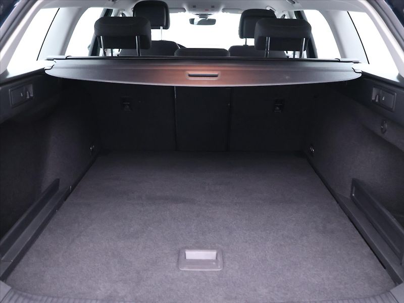 Volkswagen Passat 1,5 TSI 110kW DSG Business DPH - fotka 10 z 33