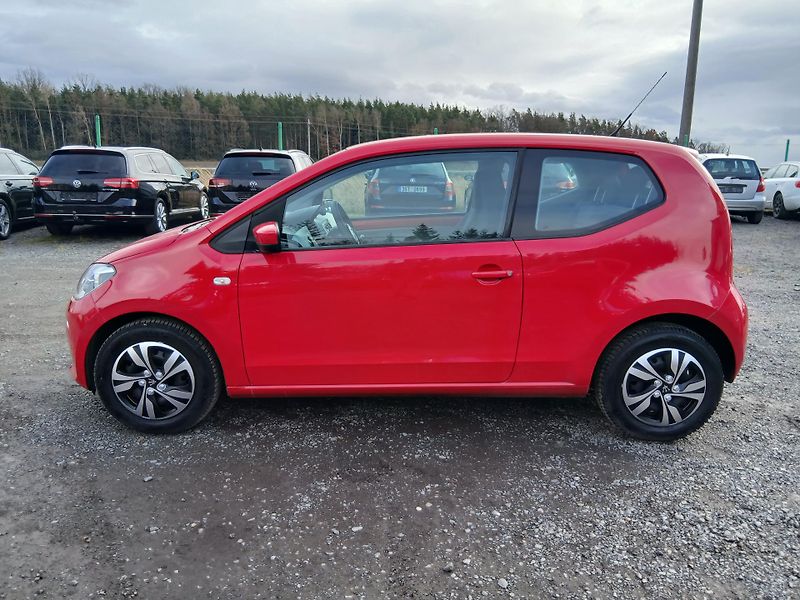 Volkswagen up! 1.0, 44 kW - fotka 16 z 33