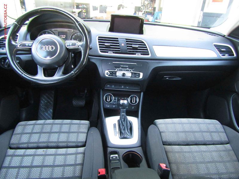 Audi Q3 (2015) 1.4TFSi, AT, kamera - fotka 8 z 20