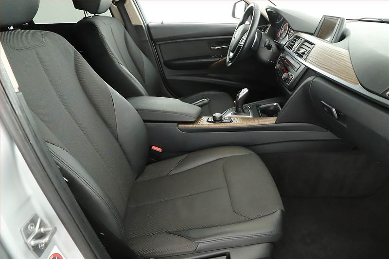 BMW Řada 3 (2013) 320 d xDrive, 4X4, Automat - fotka 7 z 20