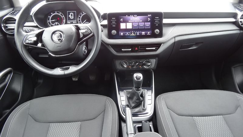 Škoda Fabia 1.0TSi Style + druhá sada kol - fotka 3 z 24
