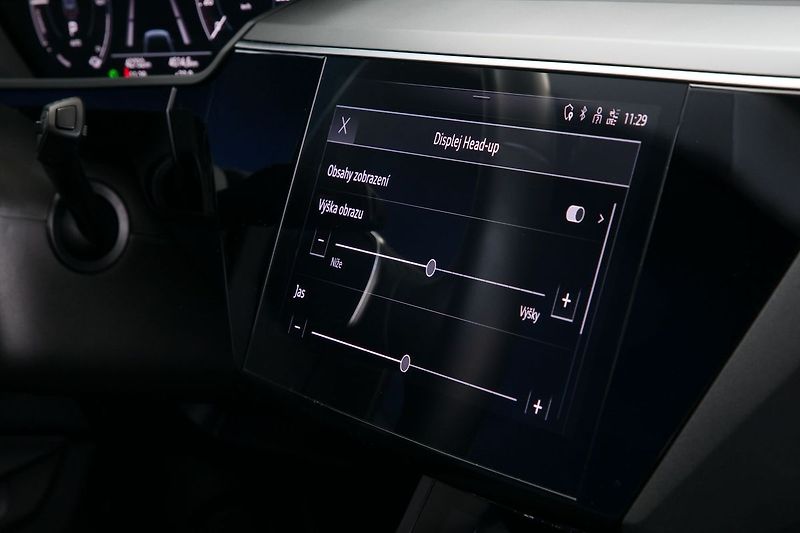Audi e-tron 55 300kW Kessy ACC HUD ZÁRUKA - fotka 27 z 37