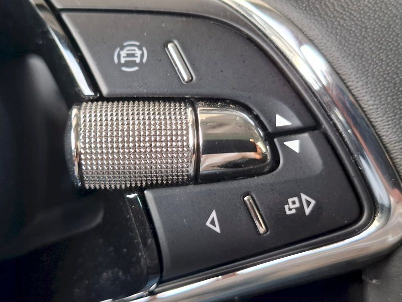 Škoda Superb (2024) COMBI GRT AMB TD 110/2.0 7DG - fotka 21 z 35