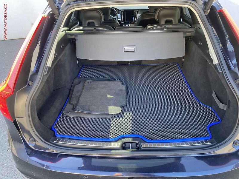 Volvo V90 (2018) 2.0D, AT, navi, LED - fotka 7 z 20