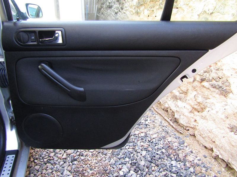 Volkswagen Golf (2002) 1.4 16V KLIMA FUNKČNÍ - fotka 23 z 34
