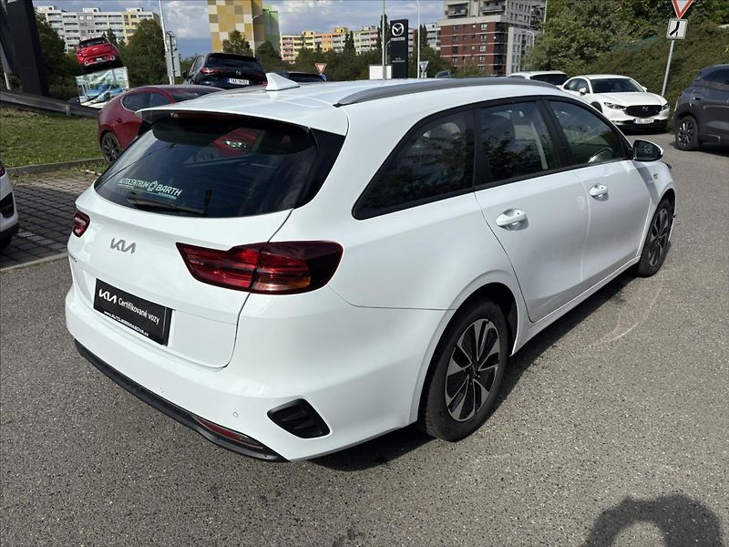 Kia Ceed 1,0 TGDi SPIN ZÁRUKA CARPLAY - fotka 5 z 36