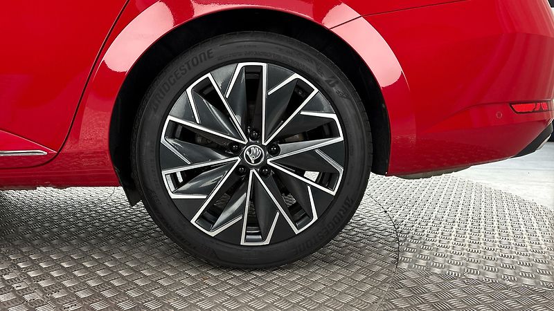 Škoda Superb 2.0 TDI DSG 4x4 L&K - fotka 19 z 32