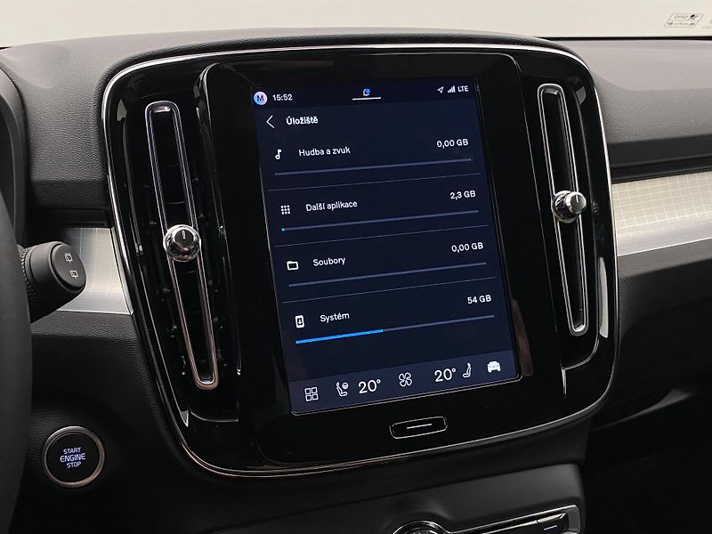 Volvo XC40 (2026) B3 AUT DARK PLUS - fotka 58 z 60