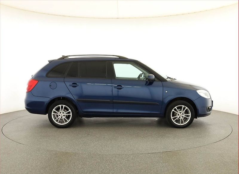 Škoda Fabia (2008) Ambition 1.4 16V, Serv.kniha - fotka 6 z 15
