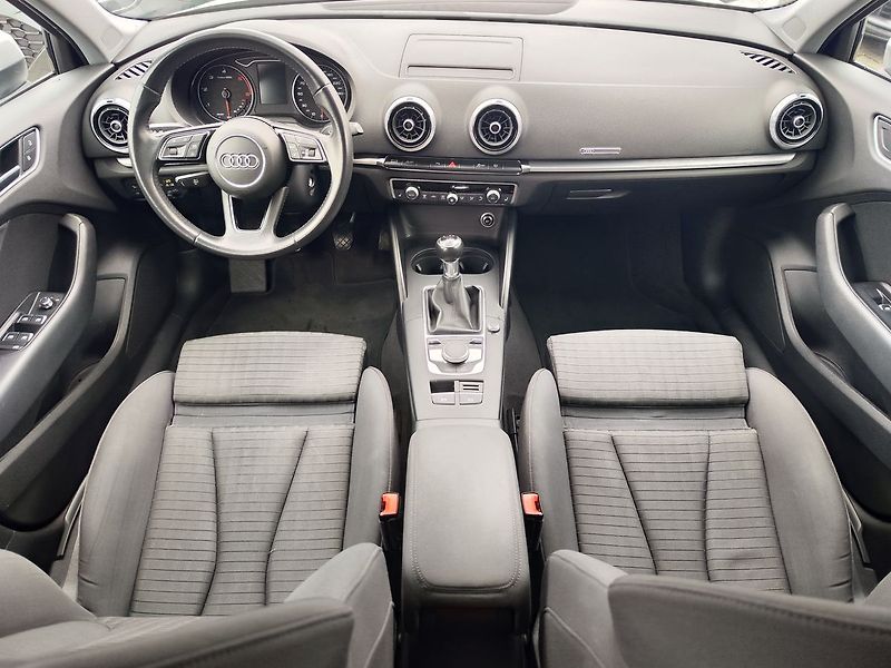 Audi A3 1.6 TDI/85kW S-Line - fotka 11 z 28