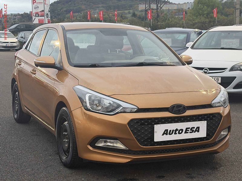 Hyundai i20 (2016) 1.2i, 1.maj,ČR, Family+ Club - fotografie inzerátu