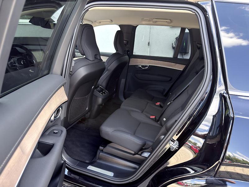 Volvo XC90 B5 AWD PLUS BRIGHT // 7M +kola - fotka 14 z 52