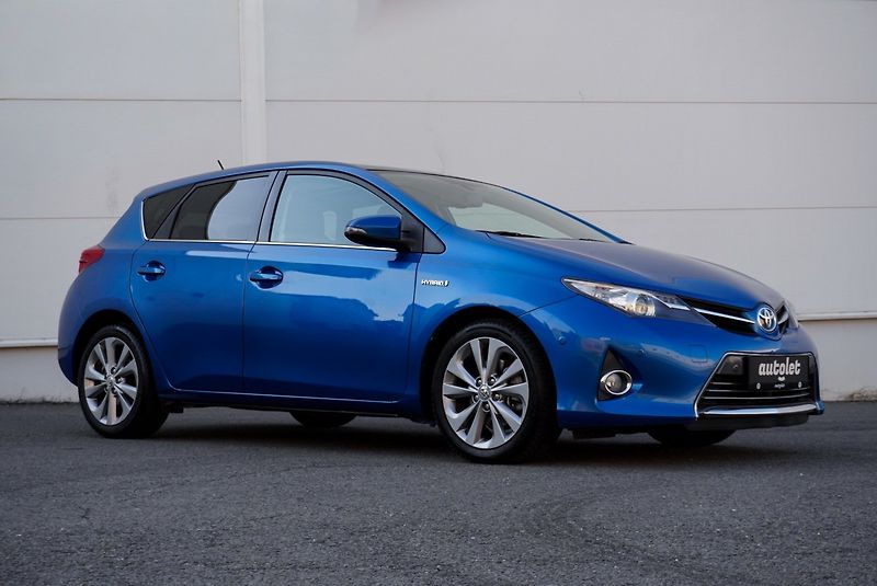Toyota Auris 1.8i/Hybrid/Pano/NAVI/ - fotka 2 z 27