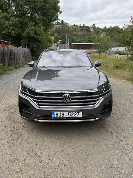 Volkswagen Touareg (2019) Velmi pěkný stav - fotka 8 z 33