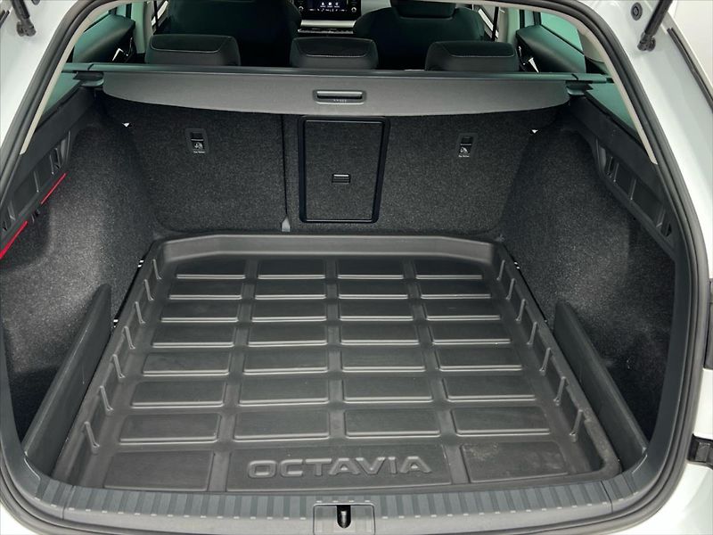 Škoda Octavia 2,0 TDi 85kW AMBITION  IV. - fotka 14 z 25