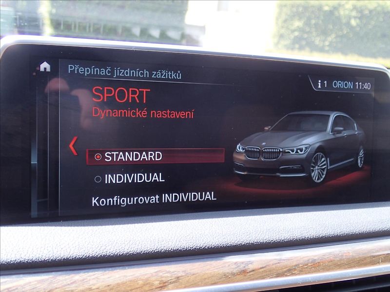 BMW Řada 7 3,0 740Ld ,XDRIVE - fotka 32 z 59