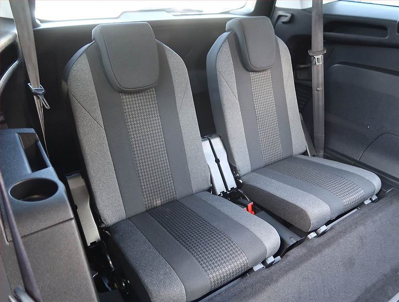 Peugeot 5008 (2020) PureTech 130, Automat, 7 míst - fotka 20 z 21
