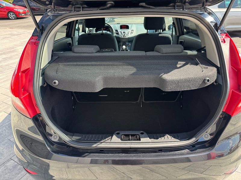 Ford Fiesta (2011) 1.25i 44kW - fotka 21 z 31