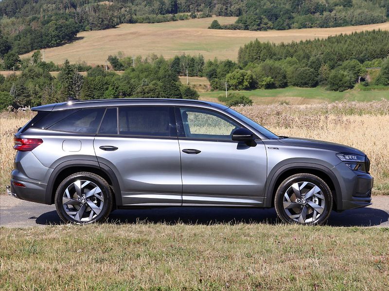 Škoda Kodiaq 2,0 TDI 4x4 DSG Sportline - fotka 8 z 40
