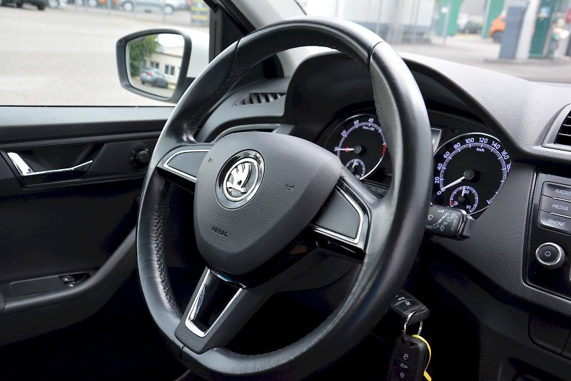 Škoda Fabia (2020) 1.0 TSI 70 kW Ambition PLUS - fotka 18 z 21