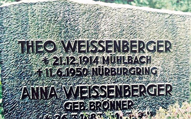 Společný hrob Thea Weissenbergera a jeho matky Anny, na starém hřbitově v Langenselboldu poblíž Frankfurtu nad Mohanem., zdroj: Sbírka Tomáš Smidovčin