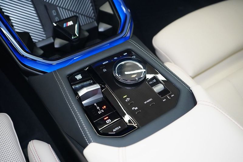 BMW X3 20d xDrive, Tažné, Vetnilace - fotka 41 z 49