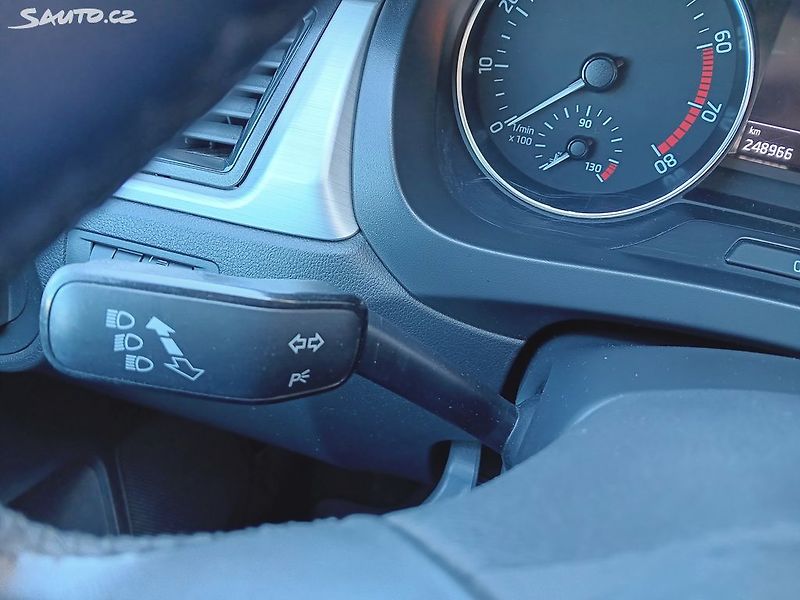 Škoda Rapid 1.2 TSI 66kW - fotka 14 z 26