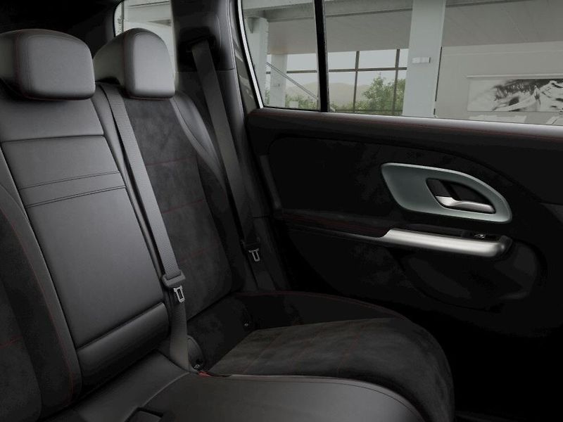 Mercedes-Benz GLB (2026) 200 4MATIC - fotka 8 z 8