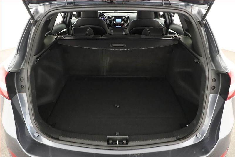 Hyundai i30 (2016) 1.6 GDI, Tempomat - fotka 10 z 14