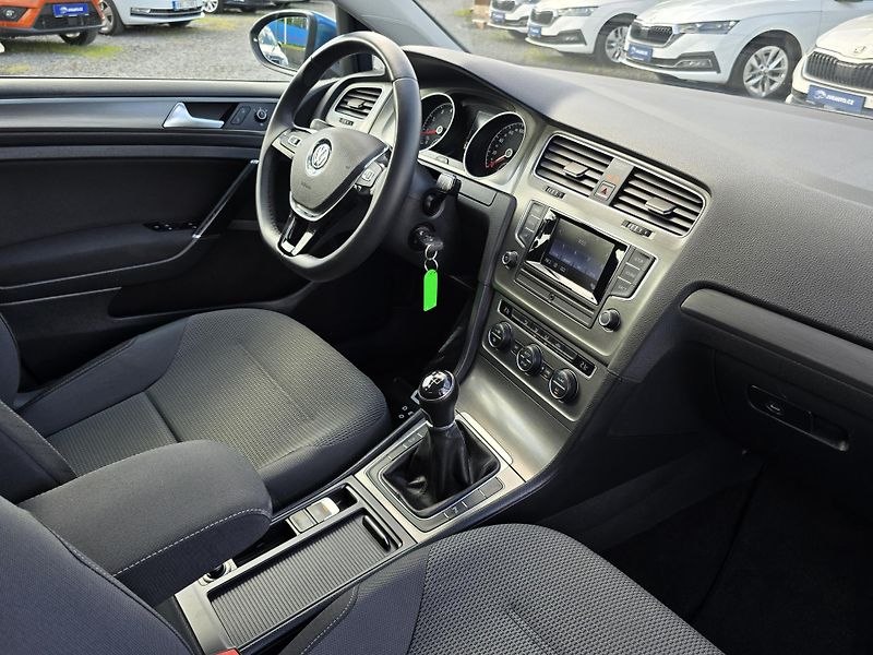 Volkswagen Golf 1.2TSI DIGI KLIMA 1Majitel - fotka 11 z 19