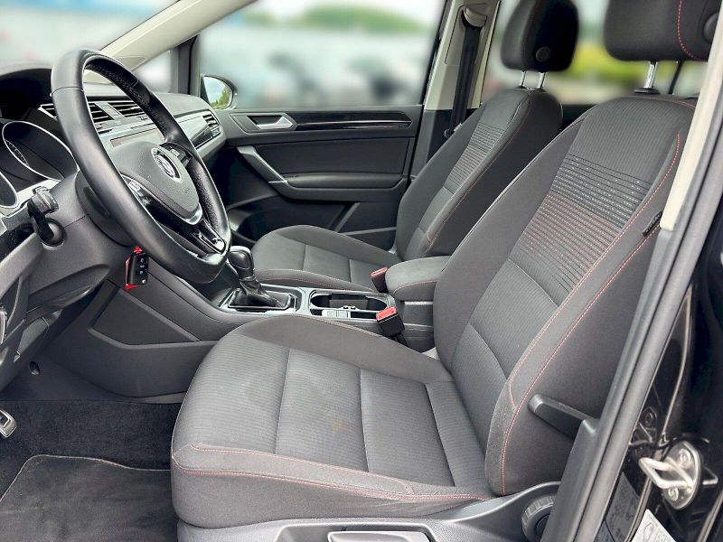 Volkswagen Touran (2017) 1.4 TSi 110kW DSG - fotka 19 z 33