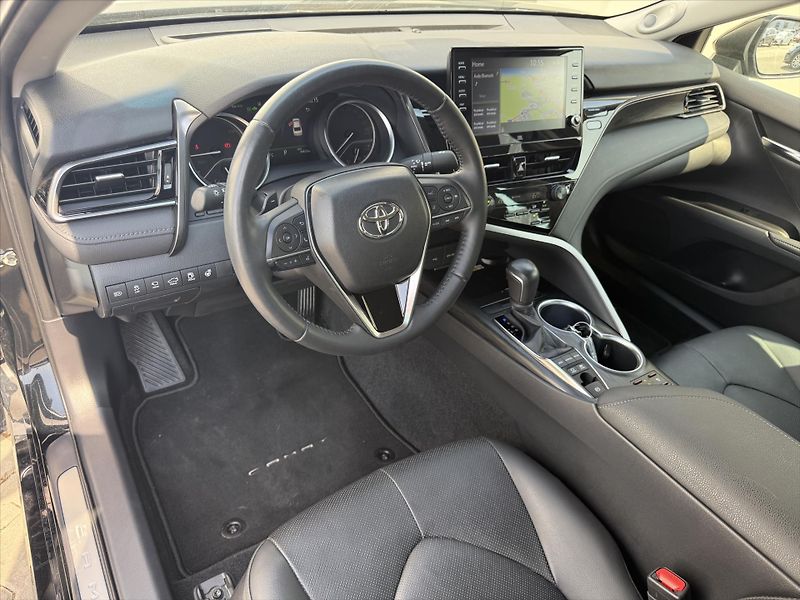 Toyota Camry 2,5 Executive VIP - fotka 7 z 21