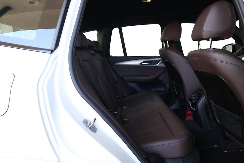 BMW X3 M40i - fotka 6 z 30