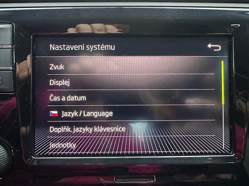 Škoda Rapid 1.4 TSI DSG/1MAJ/CZ/DPH/Výhřev - fotka 28 z 37