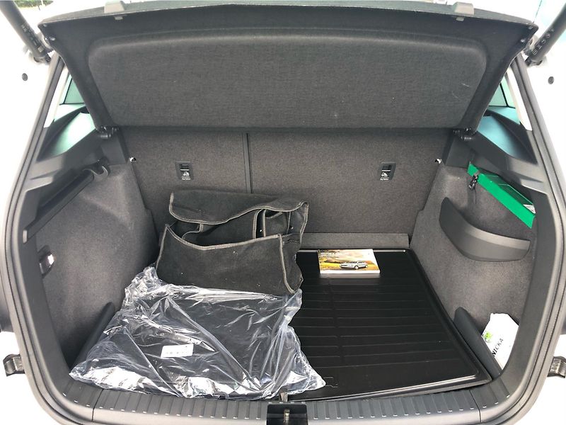 Škoda Karoq 1,5TSi 110kW STYLE PLUS COMFOR - fotka 13 z 30