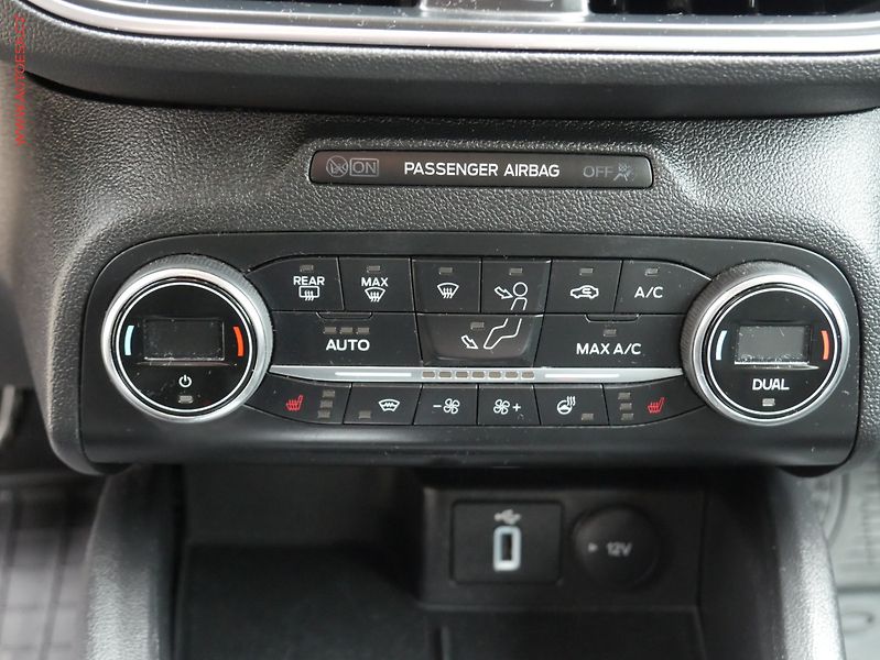 Ford Focus (2019) 1.5EB, Active, AT, navi, +ALU - fotka 15 z 21