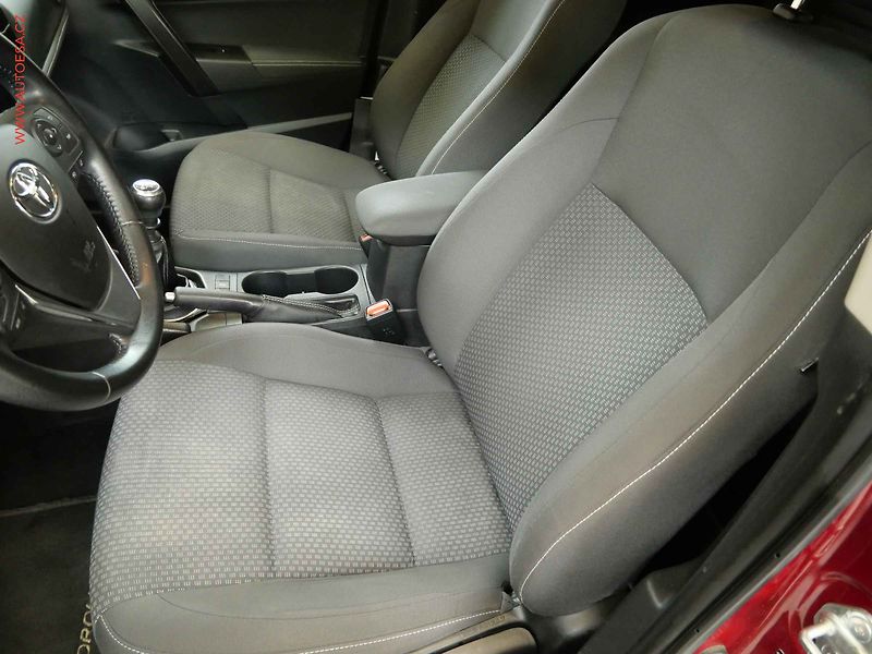 Toyota Corolla (2019) 1.6i, 1.maj,ČR, AC, park. - fotka 9 z 20