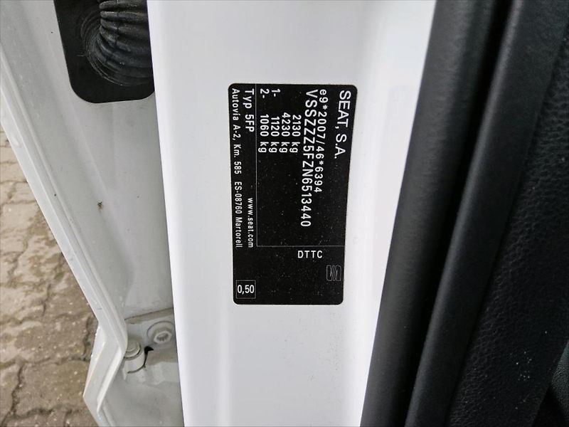 Seat Ateca 2,0 TDI 4X4 TAŽNÉ KAMERA - fotka 35 z 39