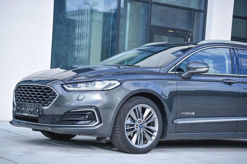Ford Mondeo (2020) 2.0 187ps Hybrid ecvT VIGNALE - fotka 7 z 19