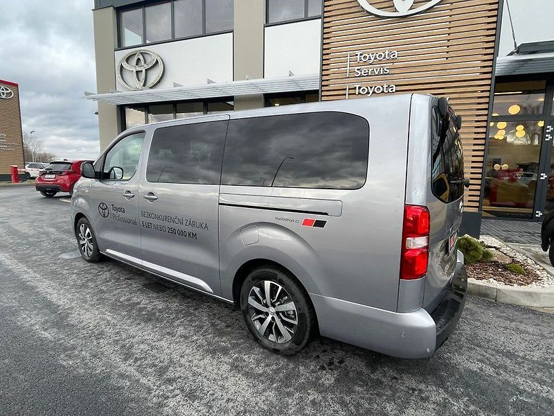 Toyota ProAce Verso EV L2 136HP 75 KWh Family 8S - fotka 4 z 28