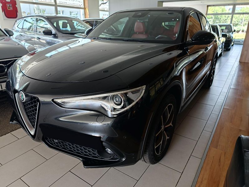 Alfa Romeo Stelvio 2,2d 154kW Q4 - fotka 3 z 38