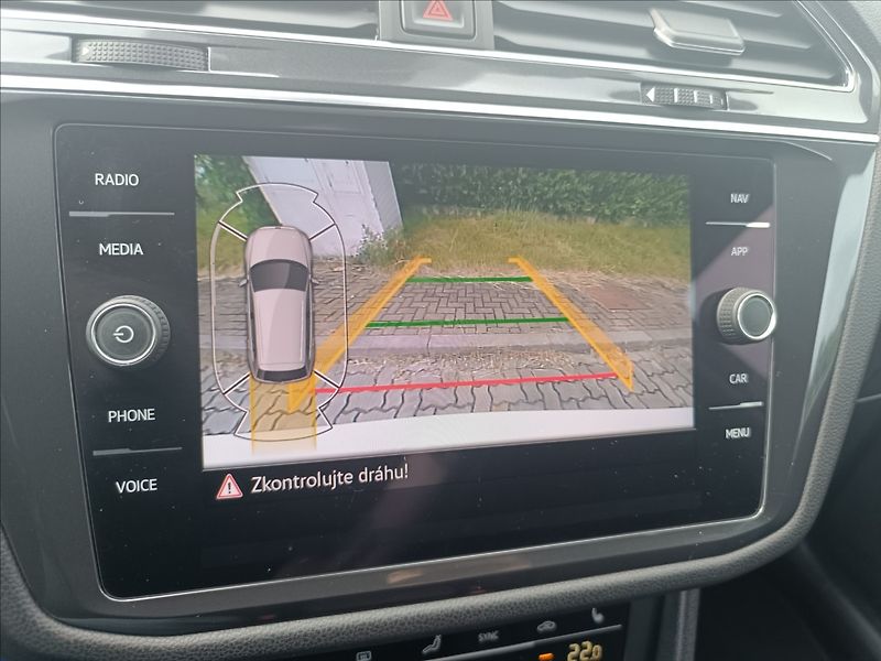Volkswagen Tiguan Allspace 2,0 TDi DSG 4x4 Rezervace - fotka 13 z 25